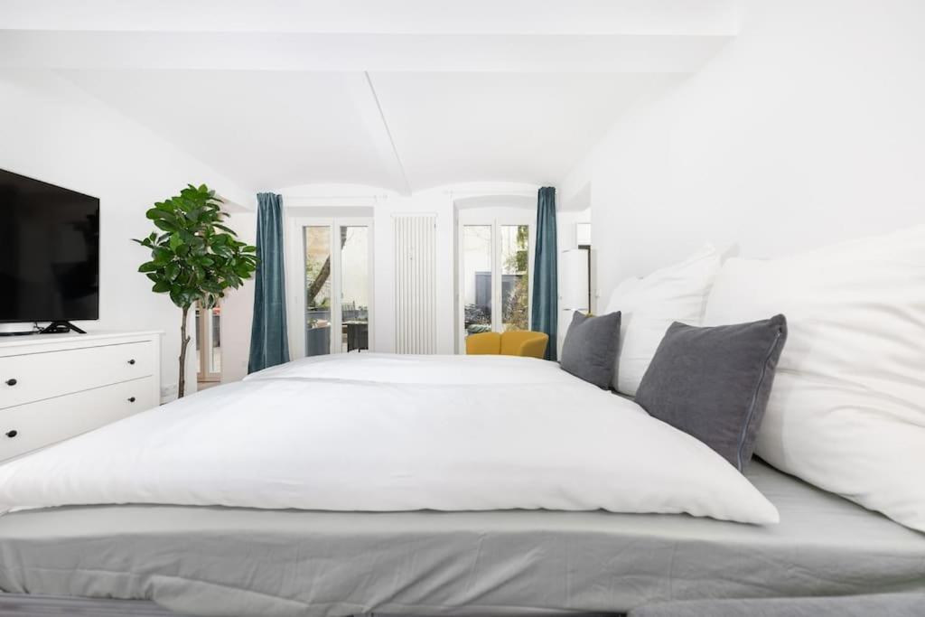 Terrassen-wohnung Am Goerlitzer Park In Kreuzberg Appartement Berlijn
