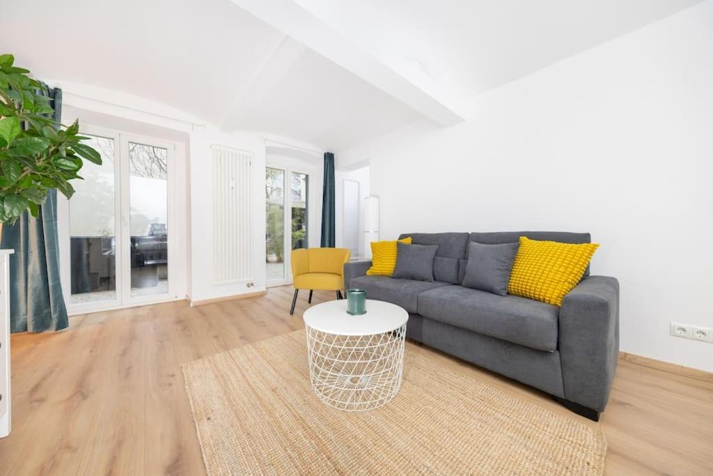 Terrassen-wohnung Am Goerlitzer Park In Kreuzberg * Berlijn