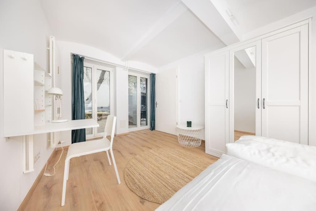 Terrassen-wohnung Am Goerlitzer Park In Kreuzberg Appartement