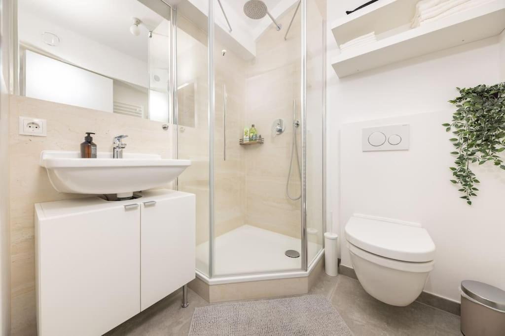 Appartement Terrassen-wohnung Am Goerlitzer Park In Kreuzberg