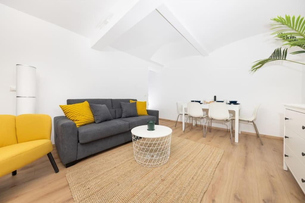 Appartement Terrassen-wohnung Am Goerlitzer Park In Kreuzberg *