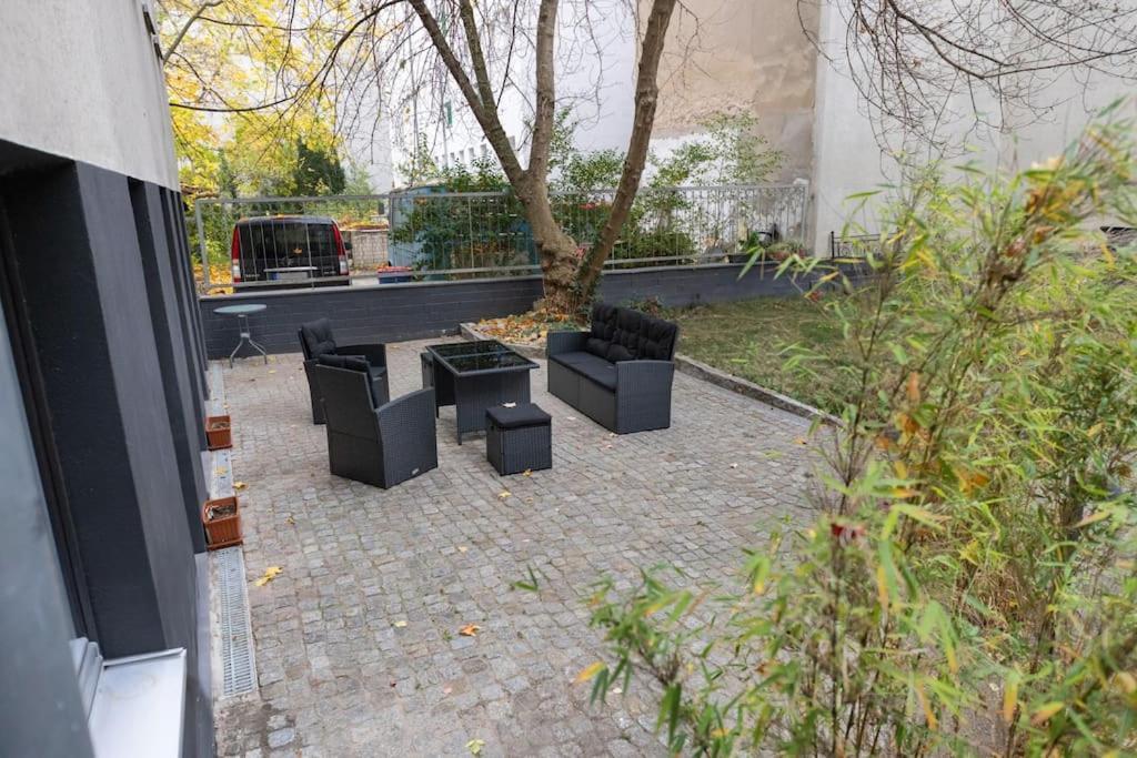 Terrassen-wohnung Am Goerlitzer Park In Kreuzberg Berlijn